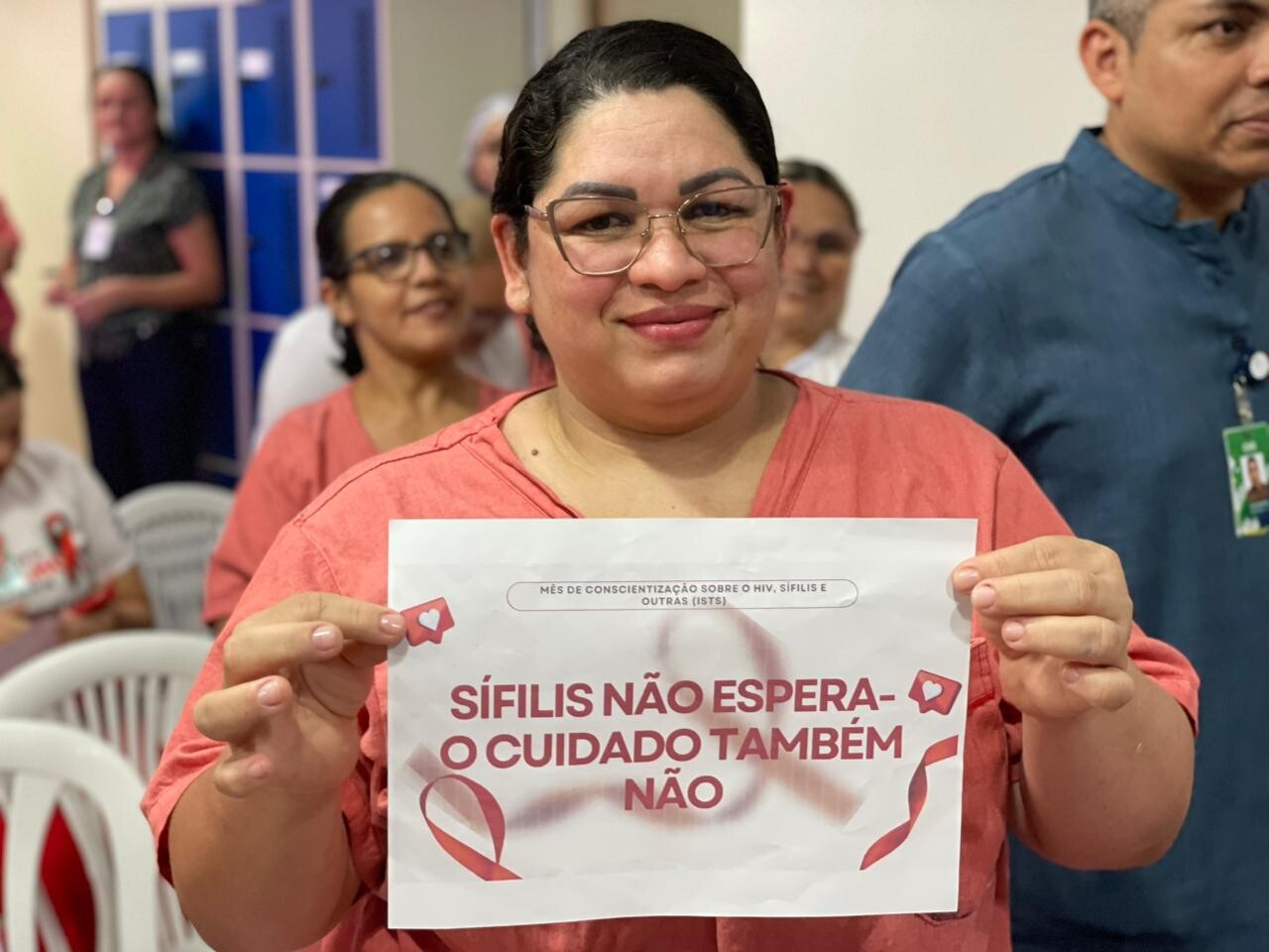 chs-realiza-acao-do-dezembro-vermelho-com-foco-na-prevencao-do-hiv-e-da-sifilis